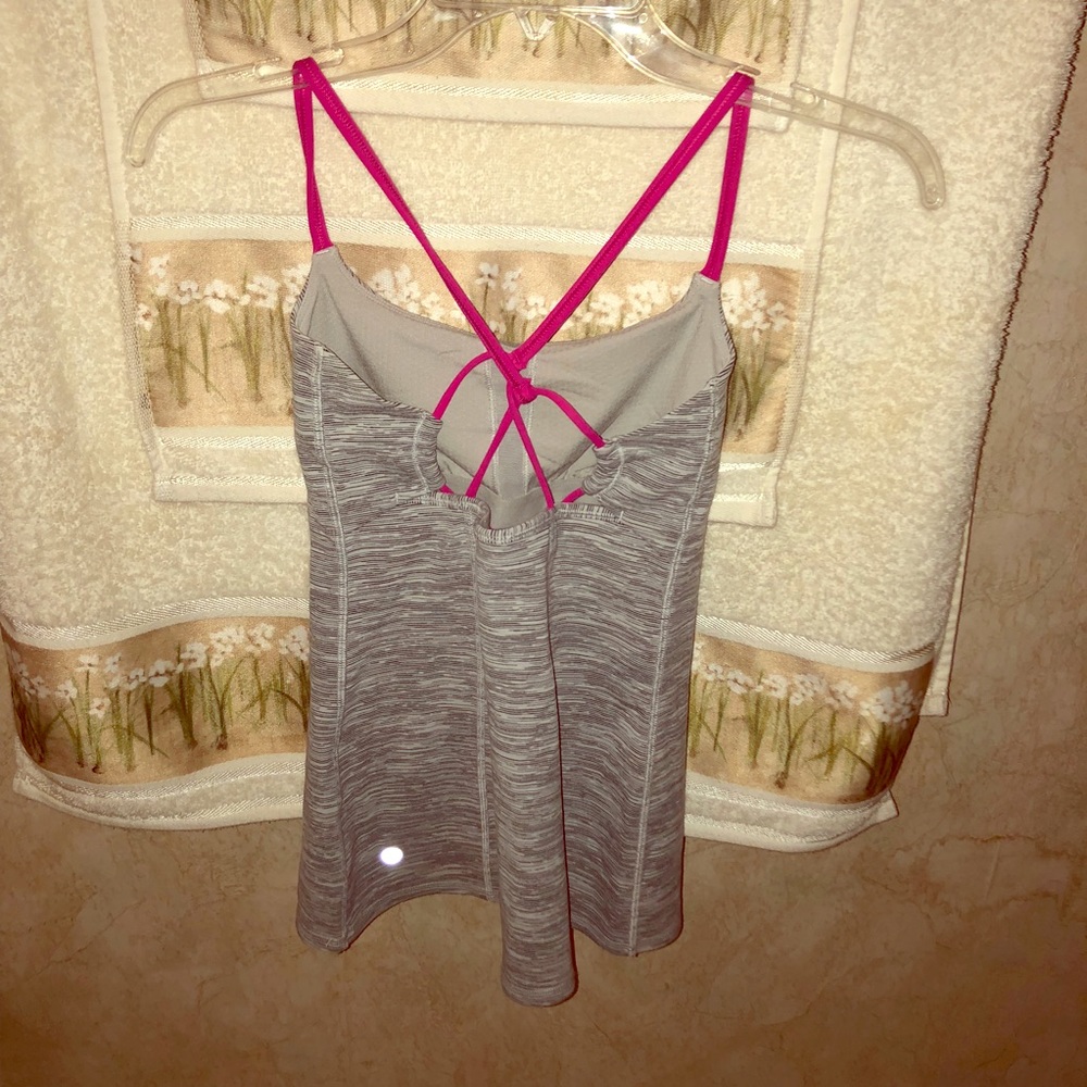 Lululemon workout top 